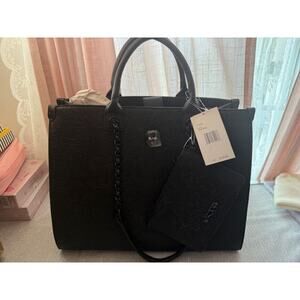 BETSEY JOHNSON LIMITED EDITION BLACK SKULL TOTE WITH COIN PURSE NWT